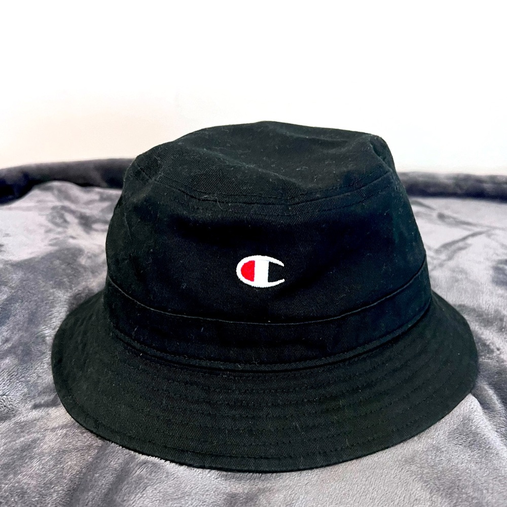 CHAMPION BUCKET HAT